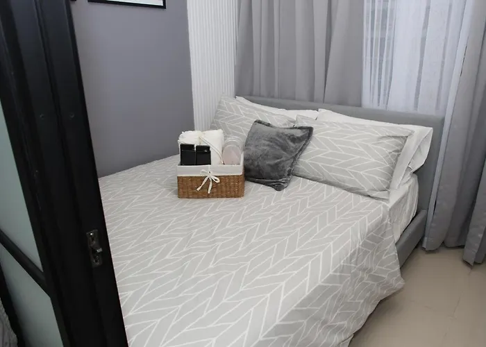 Apartment The Place To Be With Balcony And Kitchen Mandaluyong *