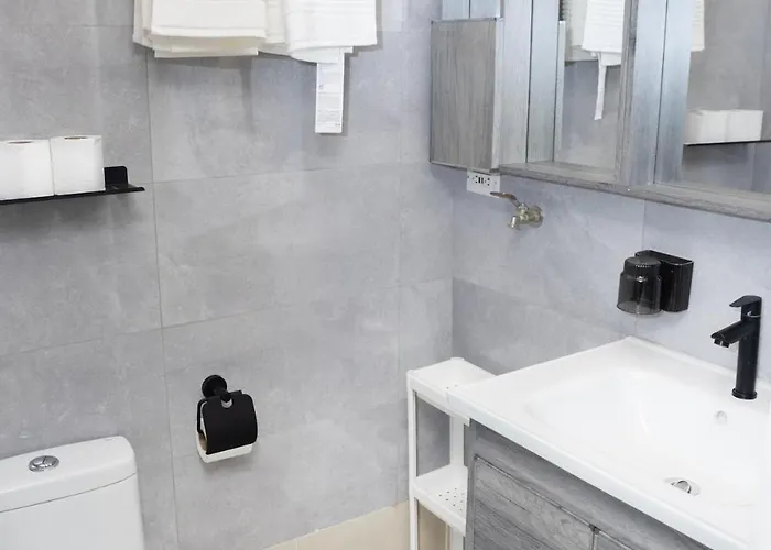 The Place To Be With Balcony And Kitchen Mandaluyong